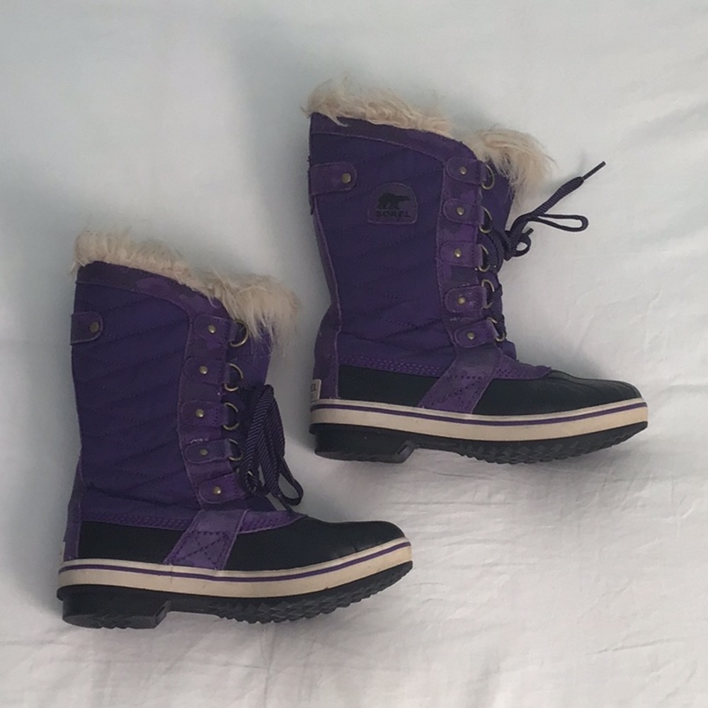 Girls purple Joan of Arctic sorel waterproof boots